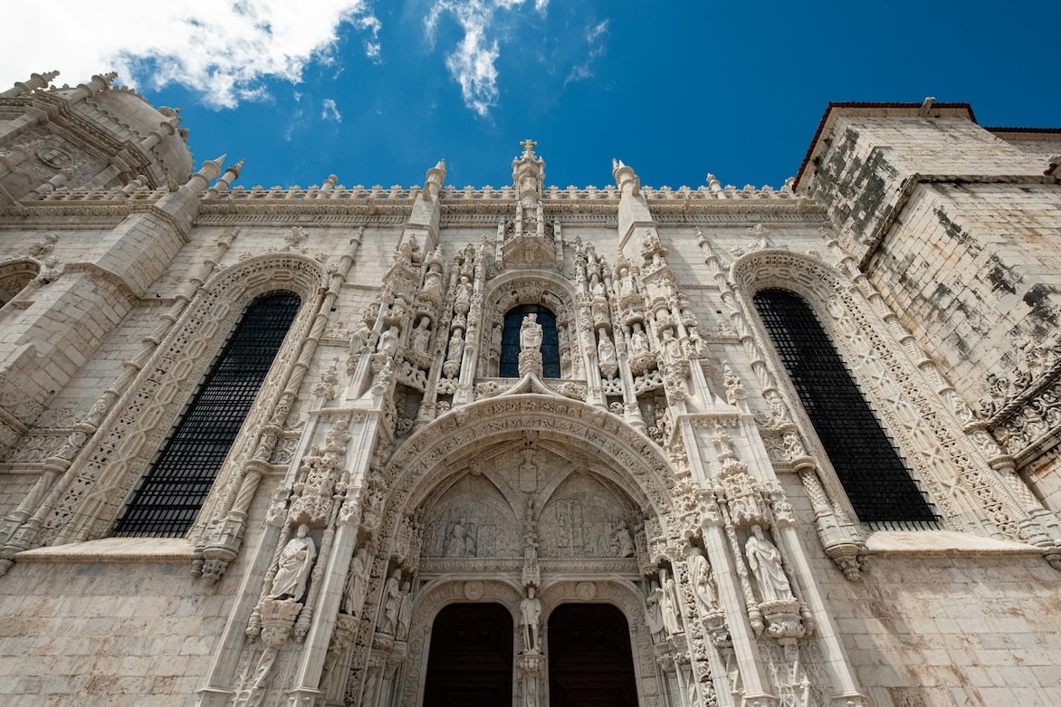 mosteiro dos jeronimos Pontos turísticos de Lisboa que você precisa ver e conhecer em sua viagem por Portugal